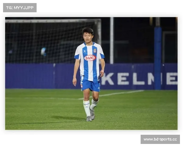 西海岸球员杨希替补亮相中超赛场 完成个人首秀引关注 西海岸球员杨希替补亮相中超赛场 完成个人首秀引关注