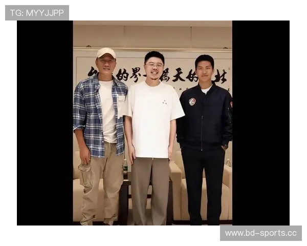 数据榜上庆祝动作太拉风队友围拥全场祝贺场面温馨又震撼 数据榜上庆祝动作太拉风队友围拥全场祝贺场面温馨又震撼