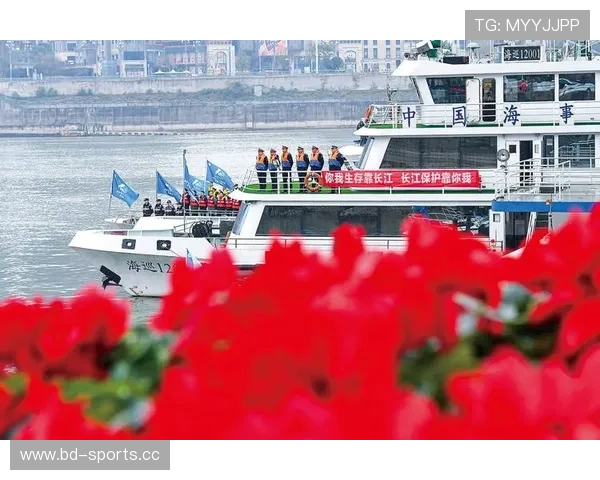 桨声鼓点震山河2025垫江龙溪河龙舟公开赛激战正酣